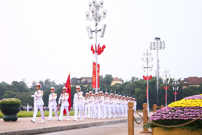 Lễ chào cờ sáng 2/9/2020 tại Quảng trường Ba Đình, trước Lăng Chủ tịch Hồ Chí Minh - Ảnh 4.