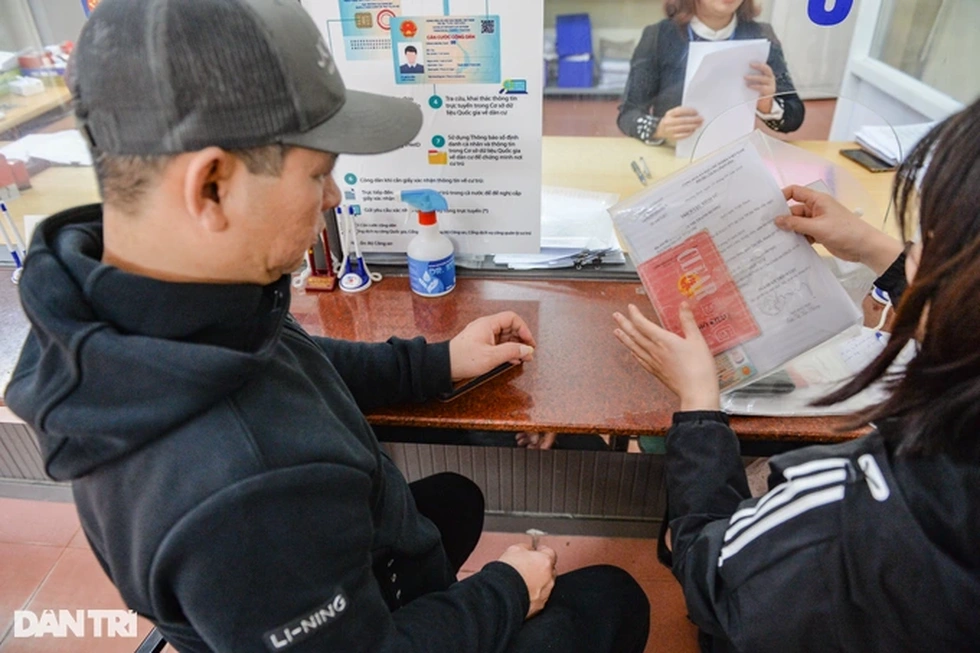 Yêu cầu giấy xác nhận cư trú: Đẩy cái khó cho dân - 2 Yêu cầu giấy xác nhận cư trú: Đẩy cái khó cho dân - 2