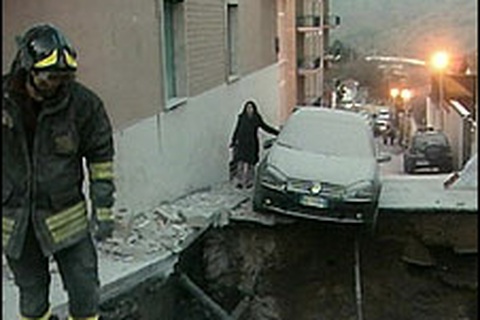 Động đất mạnh rung chuyển miền trung Italia, 17 người thiệt mạng