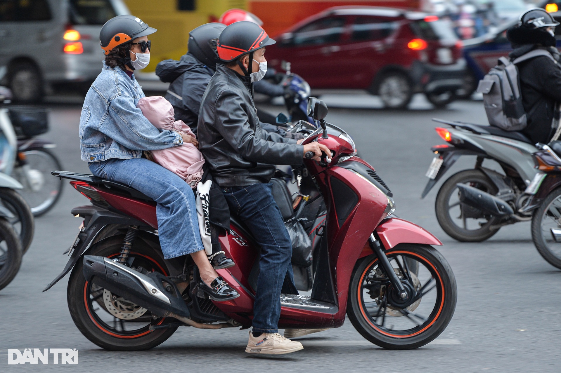Cao tốc Pháp Vân - Cầu Giẽ ùn tắc 5km, hàng nghìn ô tô nhích từng mét - 12 Cao tốc Pháp Vân - Cầu Giẽ ùn tắc 5km, hàng nghìn ô tô nhích từng mét - 12