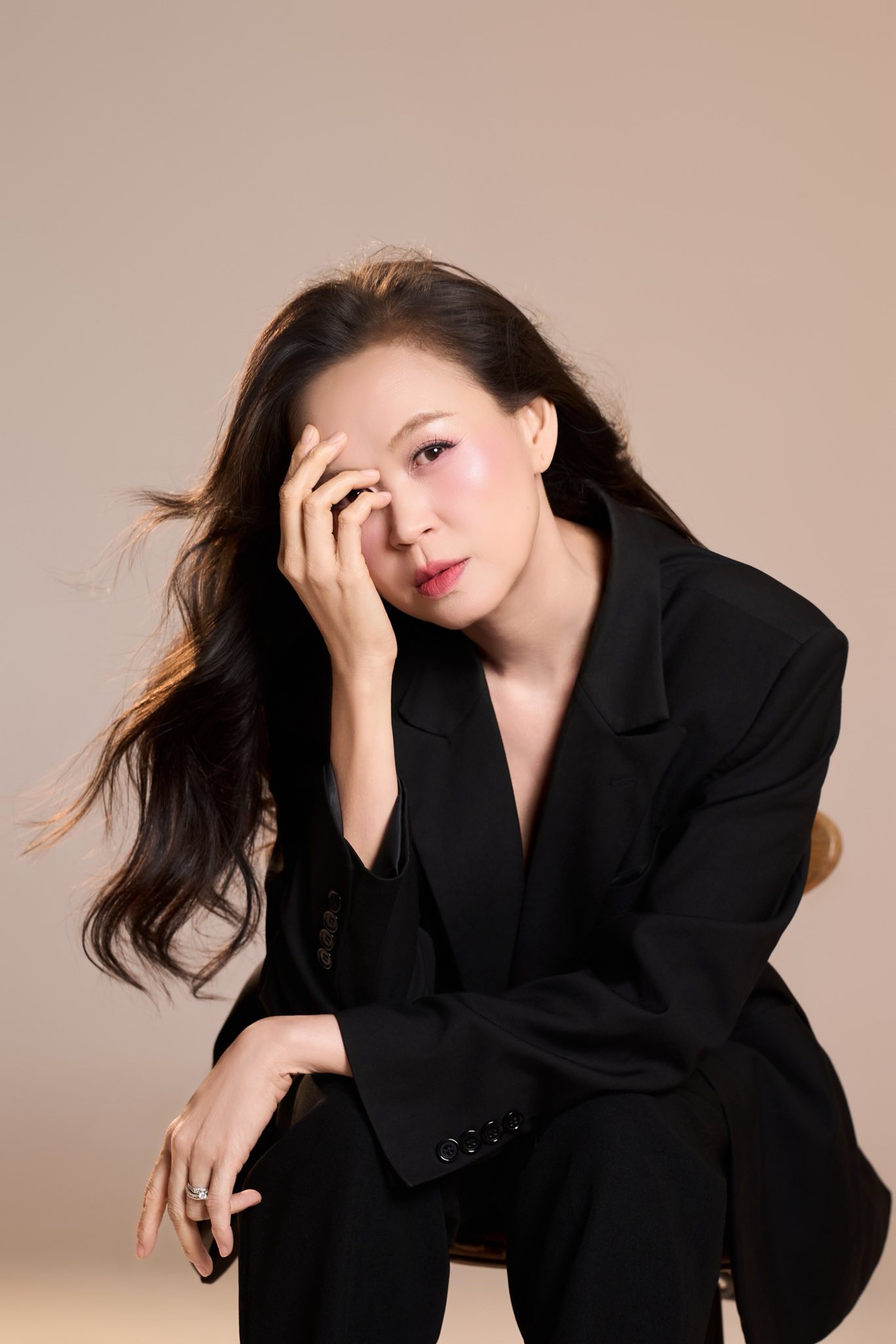 Siêu mẫu Ngọc Nga kể hôn nhân viên mãn bên chồng Tây, 2 con trai cao gần 2m - 1