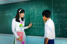 Cô giáo một chân vượt hàng trăm km, truyền sức sống cho người khuyết tật