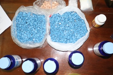 Ngụy trang 10.000 viên ma túy trong lọ thuốc tân dược