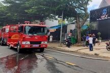 Nhiều người bỏ chạy khỏi quán bar bốc cháy ở Lâm Đồng