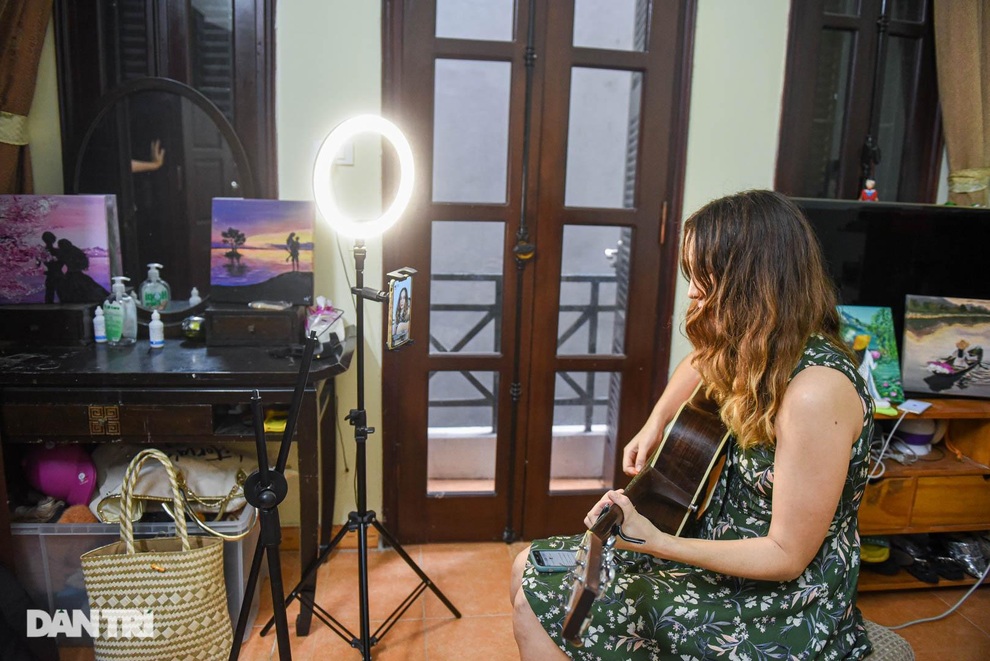 Cô gái Nga say mê tiếng Việt, quay video ẩm thực hút khán giả - 9 Cô gái Nga say mê tiếng Việt, quay video ẩm thực hút khán giả - 9