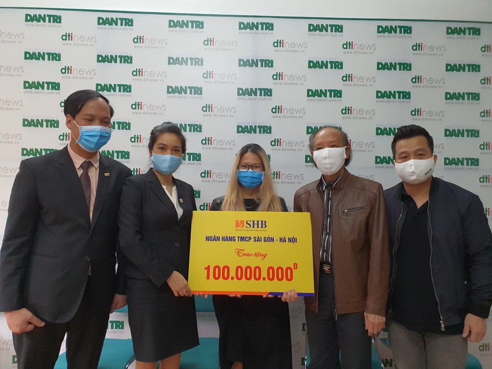 Báo Dân trí, Ngân hàng SHB giúp đỡ chàng trai chống “giặc” Covid-19 gặp nạn - 3 Báo Dân trí, Ngân hàng SHB giúp đỡ chàng trai chống “giặc” Covid-19 gặp nạn - 3