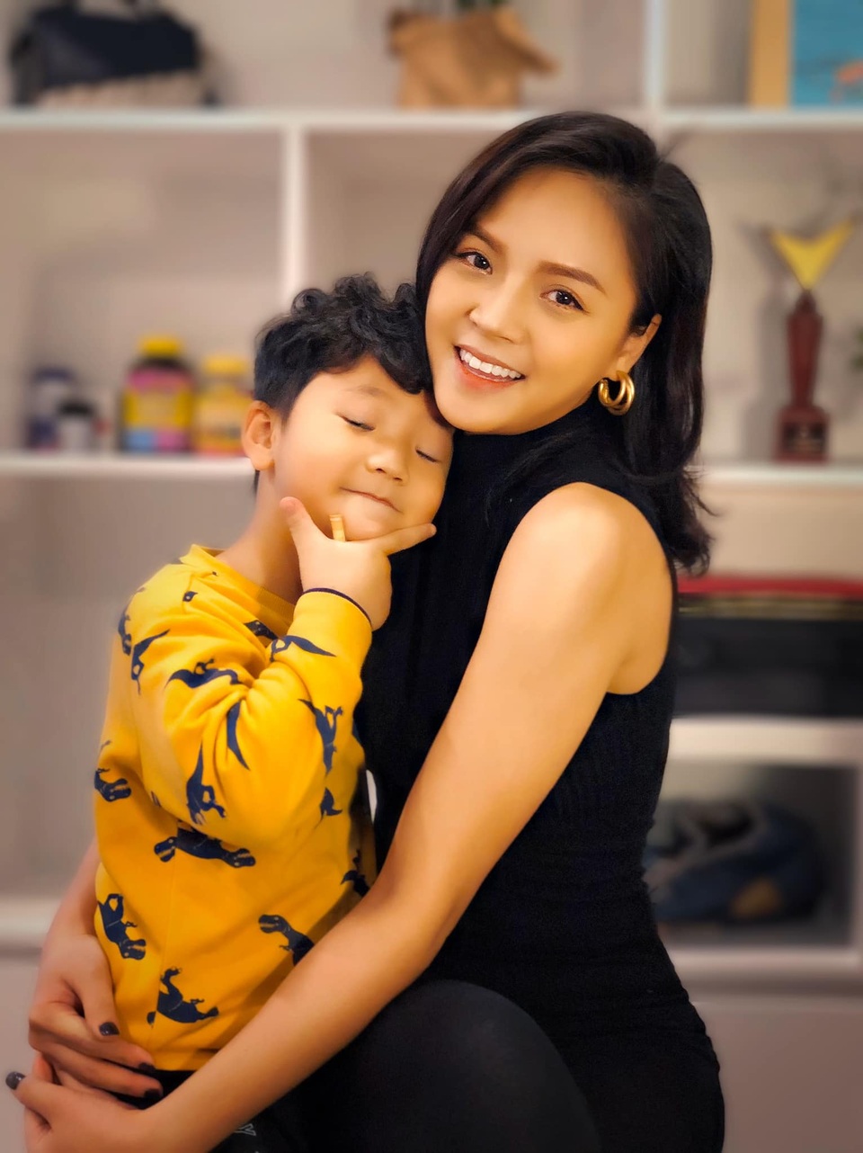 Cuộc sống các sao Việt làm mẹ đơn thân thế nào sau ly hôn? - 9 Cuộc sống các sao Việt làm mẹ đơn thân thế nào sau ly hôn? - 9