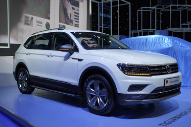 Volkswagen ra mắt Tiguan Allspace Luxury S mang phong cách Off-Road với giá 1,869 tỷ đồng
