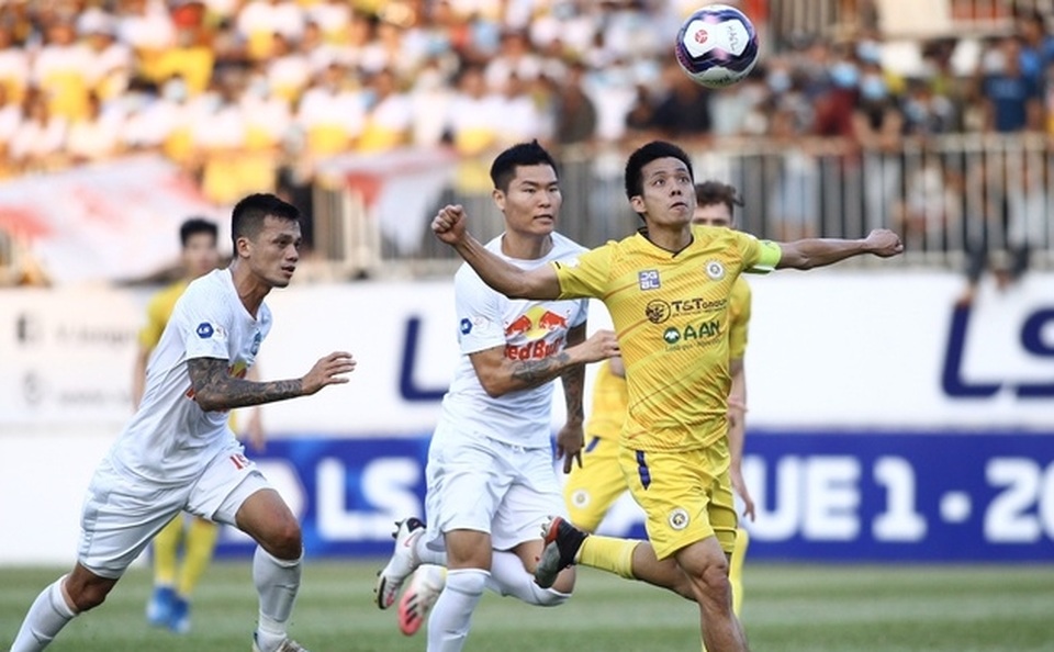 Báo Thái Lan: V-League lên cơn sốt vì HLV Kiatisuk, nhưng đáng tiền! - 3 Báo Thái Lan: V-League lên cơn sốt vì HLV Kiatisuk, nhưng đáng tiền! - 3