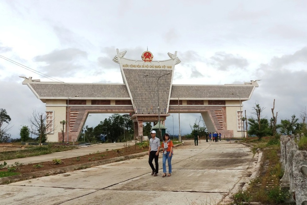 Khai trương cửa khẩu quốc tế giữa tỉnh Quảng Nam và Lào - 2 Khai trương cửa khẩu quốc tế giữa tỉnh Quảng Nam và Lào - 2