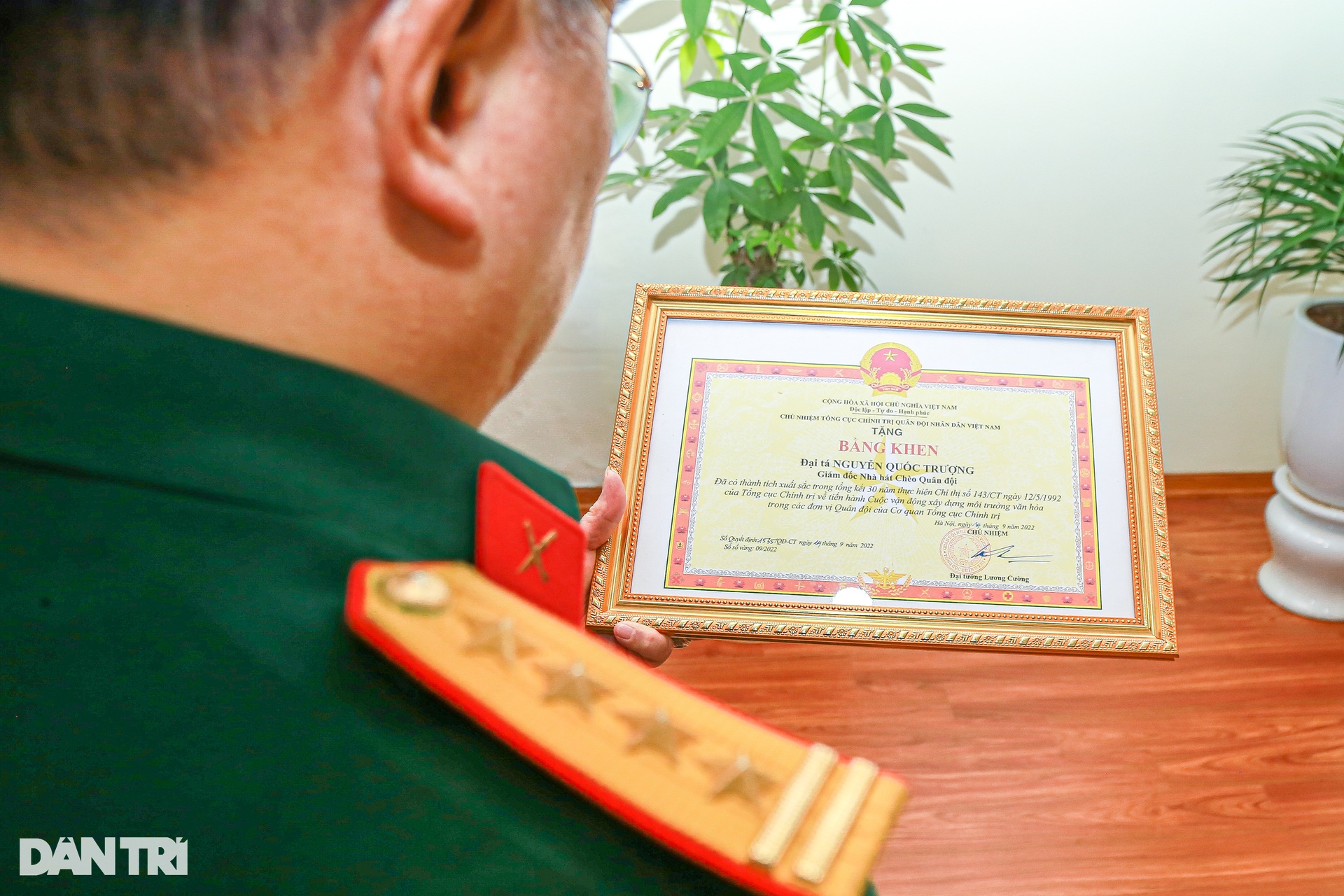 NSND Quốc Trượng: Chuyện chưa từng kể về thời đi buôn rượu cùng Xuân Hinh - 2 NSND Quốc Trượng: Chuyện chưa từng kể về thời đi buôn rượu cùng Xuân Hinh - 2