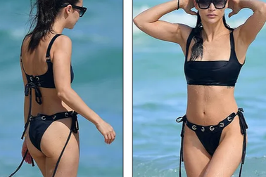 Cara Santana khoe dáng gợi cảm và thon thả trên biển