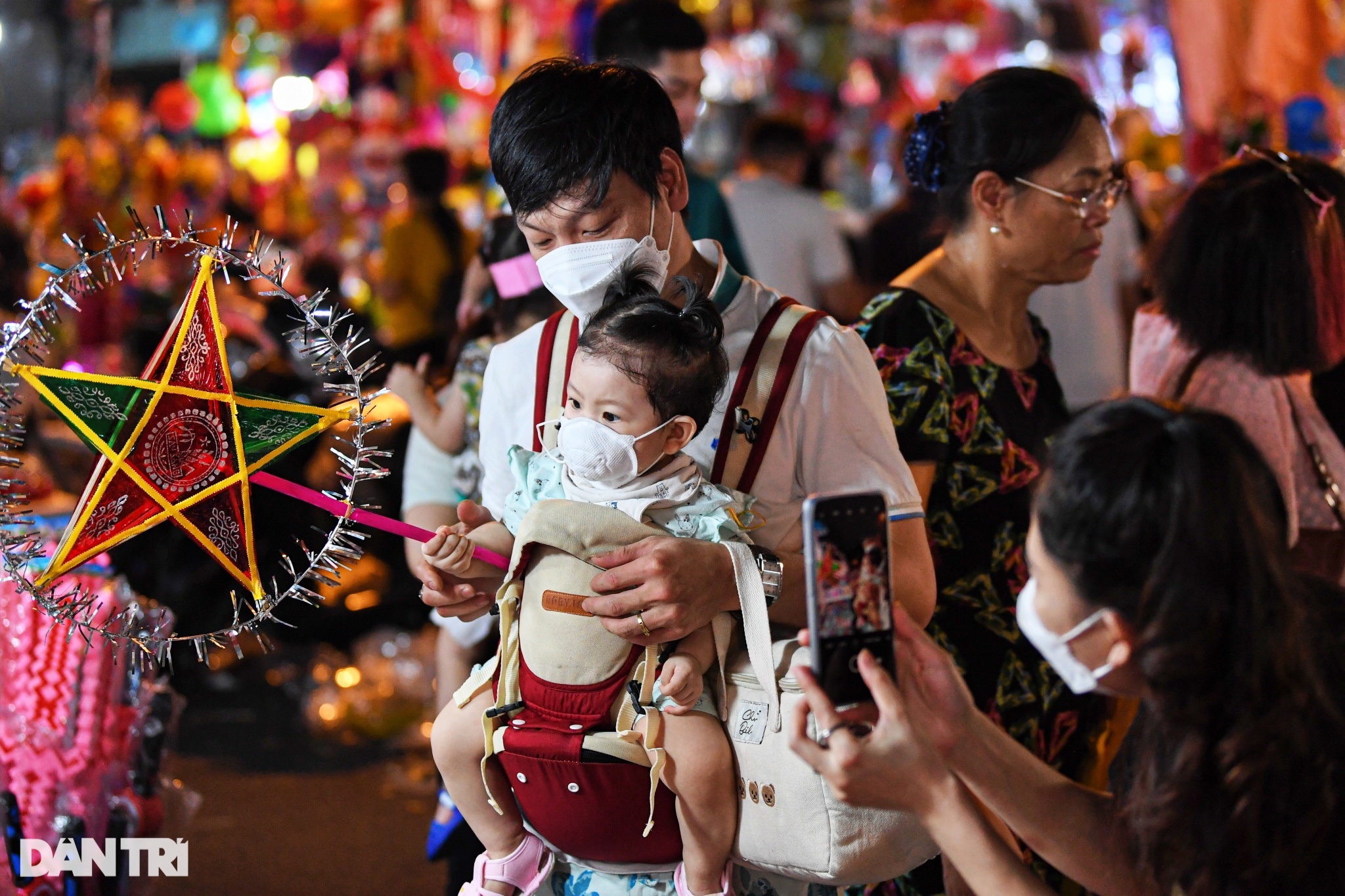 In addition to the Mid-Autumn Festival, workers also have summer and Christmas holidays - 1 Ngoài Tết Trung thu, lao động còn được nghỉ hè, lễ Giáng sinh - 1