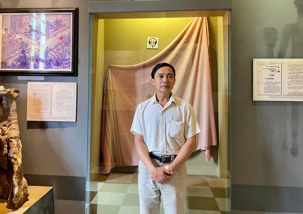 Hà Nội:  Bố thợ xây, mẹ cấy thuê, con học trường Y, người du học Pháp - 5 Hà Nội:  Bố thợ xây, mẹ cấy thuê, con học trường Y, người du học Pháp - 5