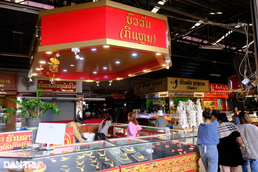 Người Việt ở Lào chật vật mưu sinh sau đại dịch, mơ về quê hương đón Tết - 5 Người Việt ở Lào chật vật mưu sinh sau đại dịch, mơ về quê hương đón Tết - 5