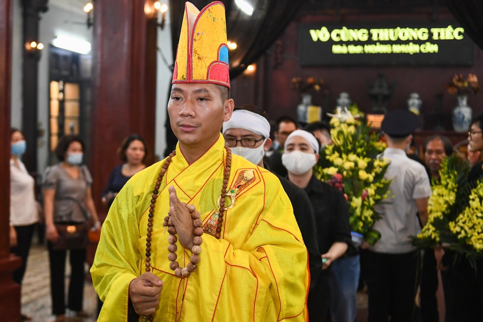 Xúc động giây phút tiễn biệt tác giả bài thơ Chiếc lá đầu tiên - 12 Xúc động giây phút tiễn biệt tác giả bài thơ Chiếc lá đầu tiên - 12