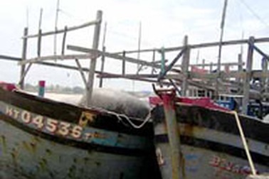 Rạch ròi tiền cứu trợ