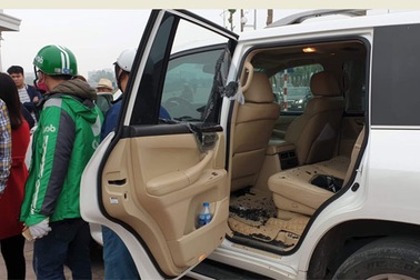 Thanh niên 8X giả lái xe Grab đập kính Lexus trộm đồ hàng trăm triệu