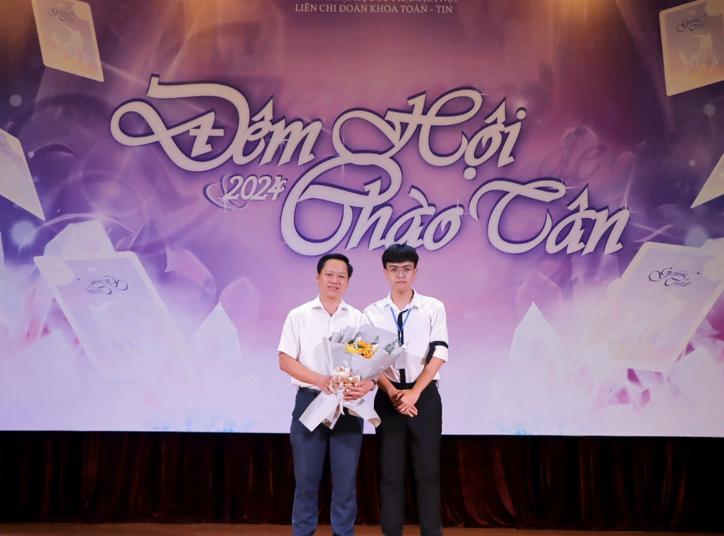 Sinh viên ngành đắt giá nhất trường Sư phạm khoe tài năng nghệ thuật - 3 Sinh viên ngành đắt giá nhất trường Sư phạm khoe tài năng nghệ thuật - 3
