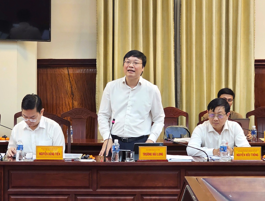 Phó Chủ tịch nước kiểm tra việc chuẩn bị bầu cử tại tỉnh lớn nhất nước - 2