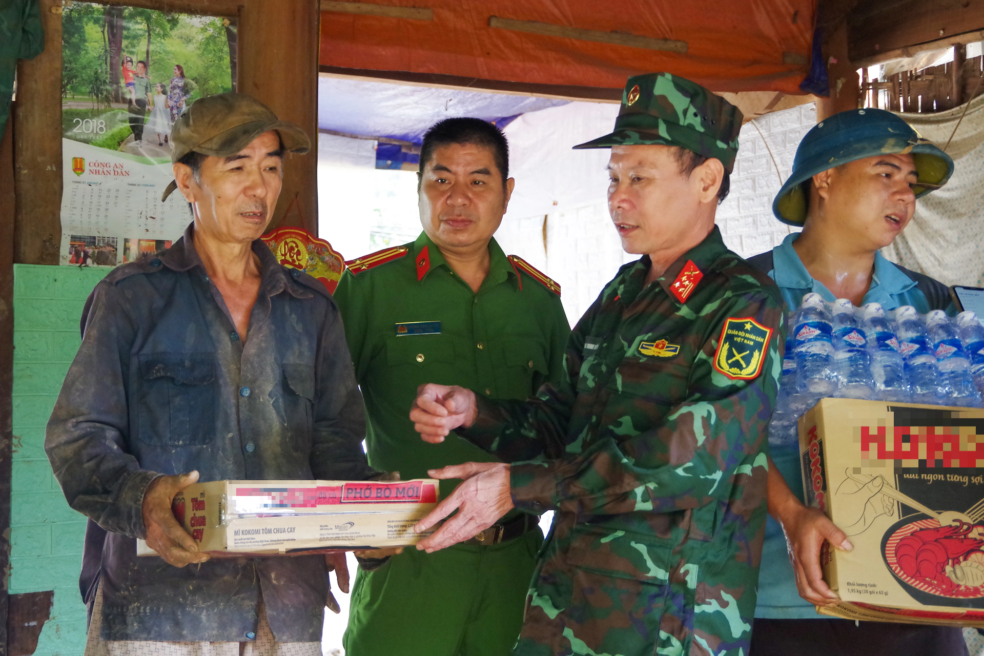 Những người lính đi trước, về sau nơi tâm lũ quét - 5 Những người lính đi trước, về sau nơi tâm lũ quét - 5