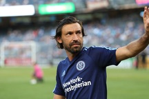 Andrea Pirlo tuyên bố giã từ sự nghiệp