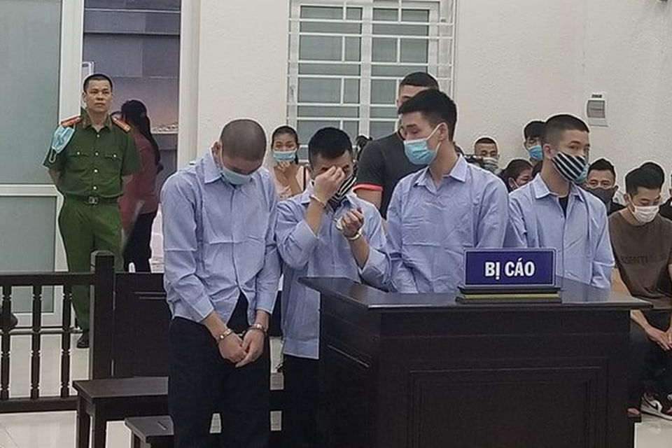 Công an Tây Hồ hòa giải vụ cướp: Tranh luận nảy lửa về tội danh - 1 Công an Tây Hồ hòa giải vụ cướp: Tranh luận nảy lửa về tội danh - 1