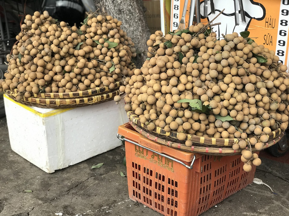 Dịch Covid-19: Giá nhãn giảm sâu, tiểu thương lao đao vì tiêu thụ chậm - 3 Dịch Covid-19: Giá nhãn giảm sâu, tiểu thương lao đao vì tiêu thụ chậm - 3