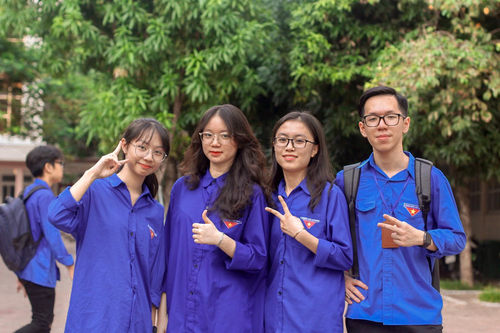 Được 113 trường quốc tế mời, nam sinh xứ Nghệ chọn ở lại Việt Nam - 11 Được 113 trường quốc tế mời, nam sinh xứ Nghệ chọn ở lại Việt Nam - 11