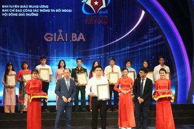 Báo Dân trí giành 2 giải báo chí toàn quốc về thông tin đối ngoại