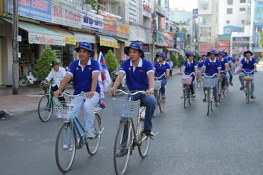 Quyền Linh cùng sơn Spec trồng cây ở An Giang