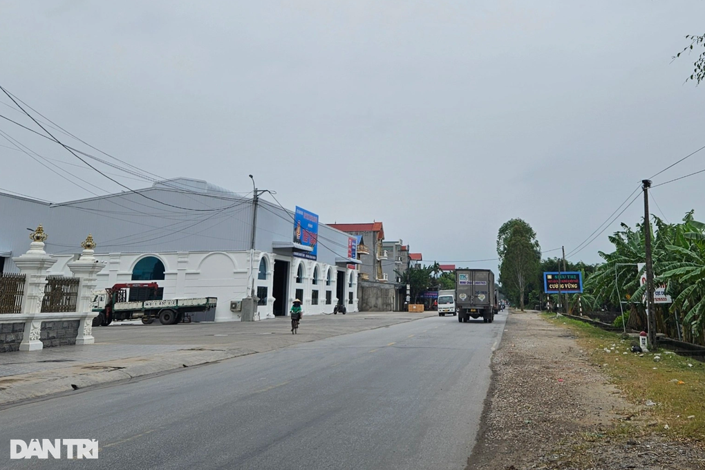 Khởi tố vụ tài xế ma men thông chốt, đánh công an bị thương - 1 Khởi tố vụ tài xế ma men thông chốt, đánh công an bị thương - 1