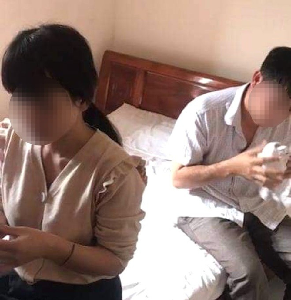 Chủ tịch MTTQ xã ở cùng nhà nghỉ với phụ nữ có chồng để trao đổi tài liệu? - 1 Chủ tịch MTTQ xã ở cùng nhà nghỉ với phụ nữ có chồng để trao đổi tài liệu? - 1