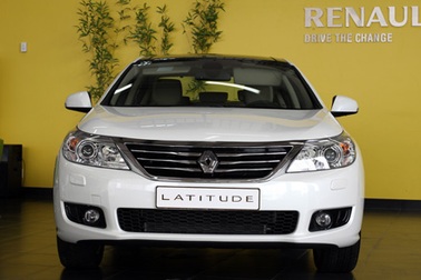 Renault Latitude có thêm phiên bản 2.0 tại Việt Nam