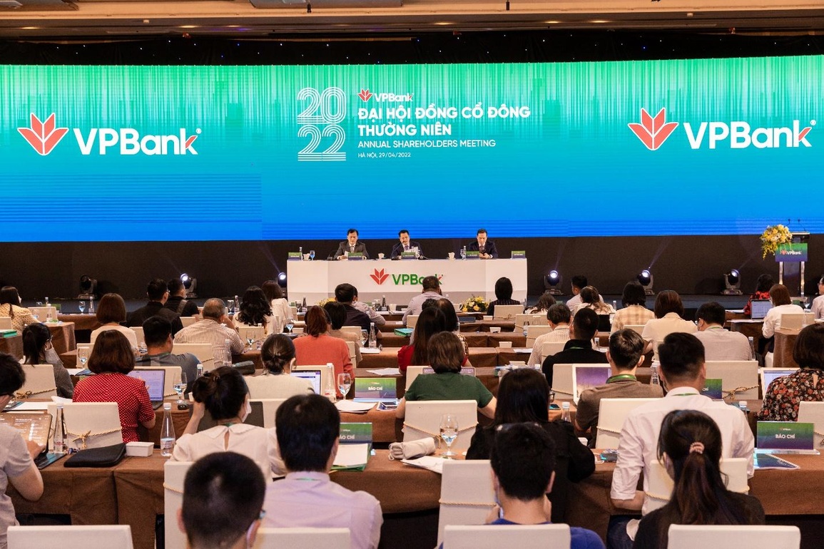 Hành trình chuyển mình, hướng đến tập đoàn tài chính của VPBank - 4 Hành trình chuyển mình, hướng đến tập đoàn tài chính của VPBank - 4
