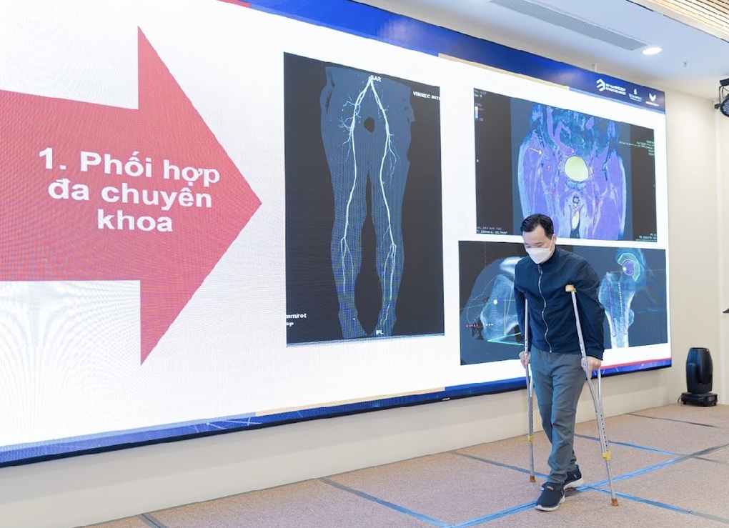 10 ngày sau ca mổ đặc biệt, bệnh nhân ung thư xương đi lại được - 1