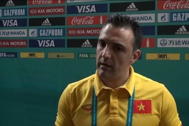 HLV Bruno Garcia nhắc các cầu thủ tập trung cho trận đấu với Italia