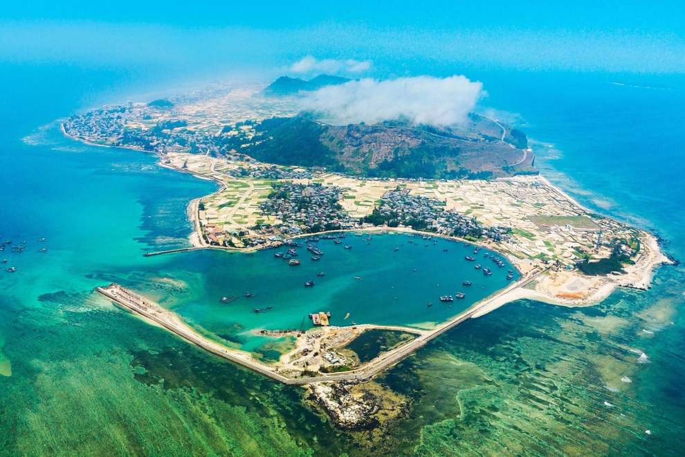 Quảng Ngãi kiến nghị bổ sung đảo Lý Sơn vào diện đặc biệt khó khăn - 1 Quảng Ngãi kiến nghị bổ sung đảo Lý Sơn vào diện đặc biệt khó khăn - 1