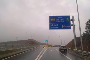 Vụ biển chỉ dẫn khiến tài xế bối rối ở lối vào cao tốc: Đã bổ sung hướng đi