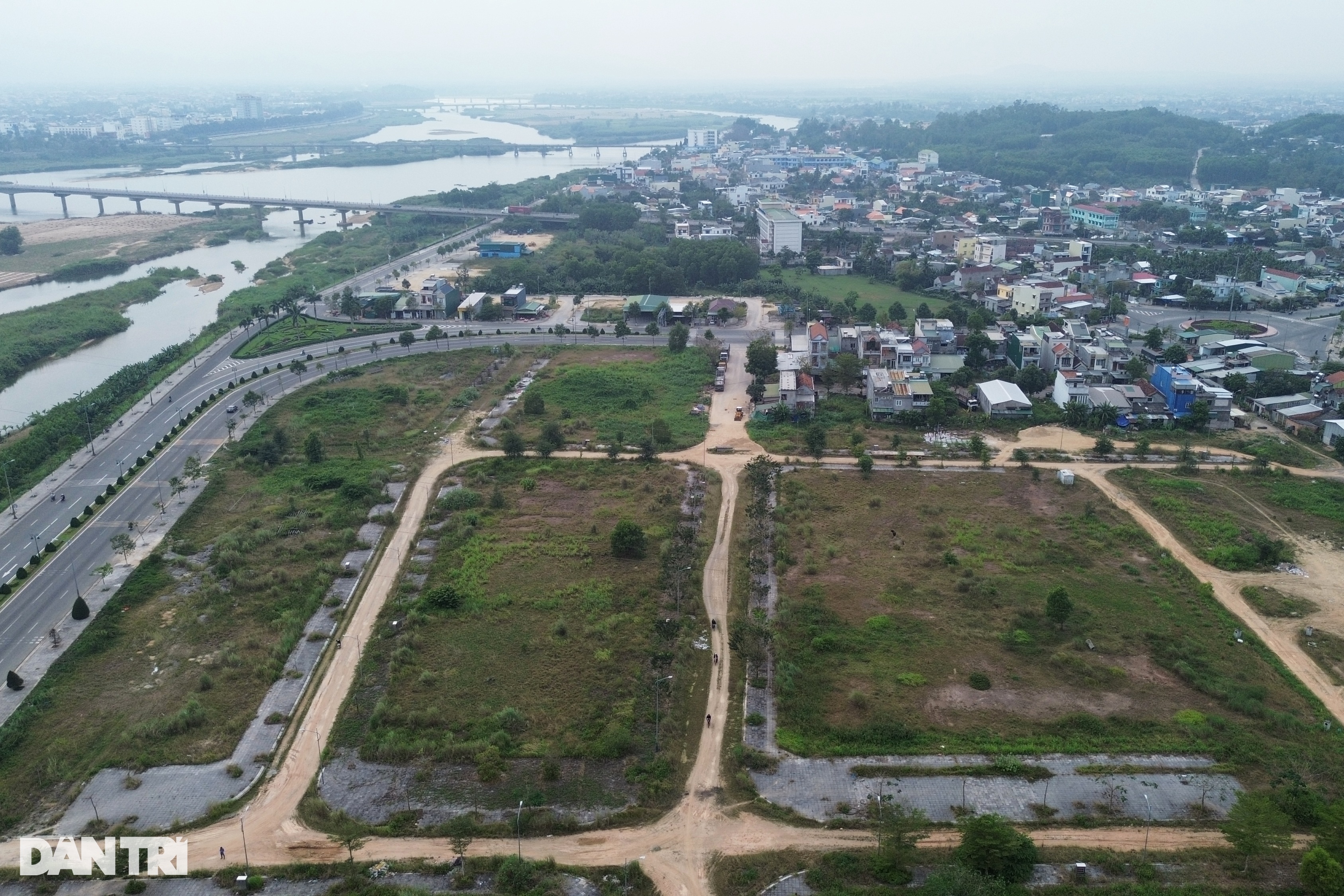 View - Khu dân cư 400 tỷ đồng trên "đất vàng" Quảng Ngãi bị bỏ hoang | Báo Dân trí
