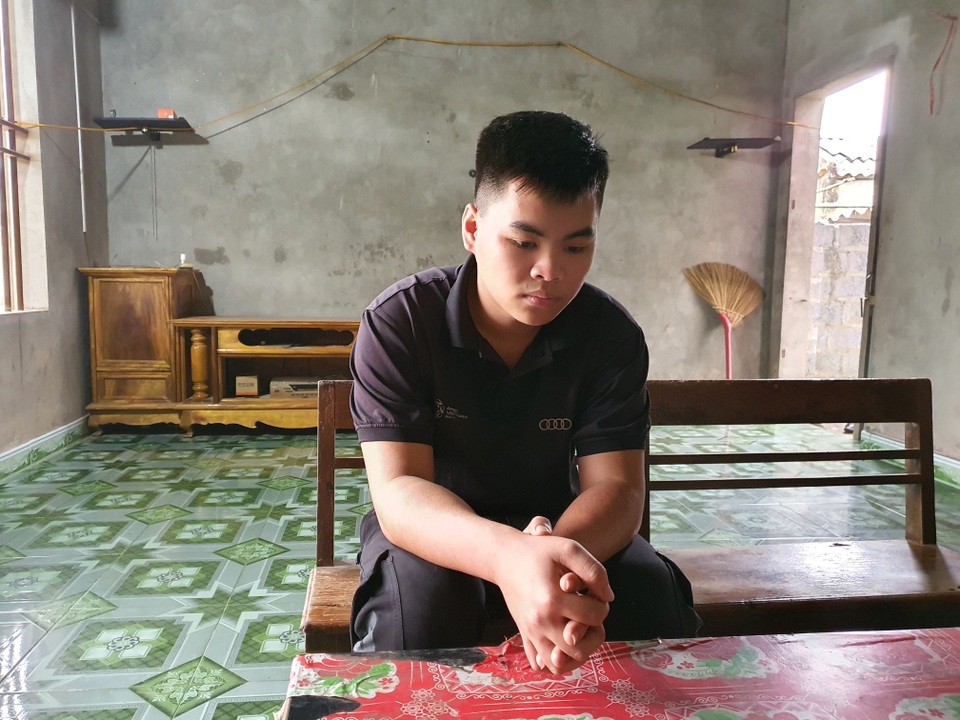 Giọt nước mắt nghẹn ngào của cô giáo chủ nhiệm thương cậu học trò mồ côi - 1 Giọt nước mắt nghẹn ngào của cô giáo chủ nhiệm thương cậu học trò mồ côi - 1