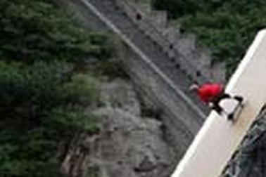 Chinh phục Vạn Lý Trường Thành bằng ván trượt  