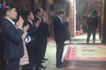 Danh tính lãnh đạo, cán bộ Kho bạc Nhà nước đi lễ trong giờ hành chính