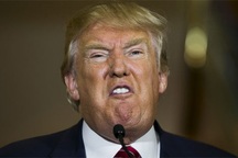 Donald Trump đang “tự hủy hoại mình” như thế nào?