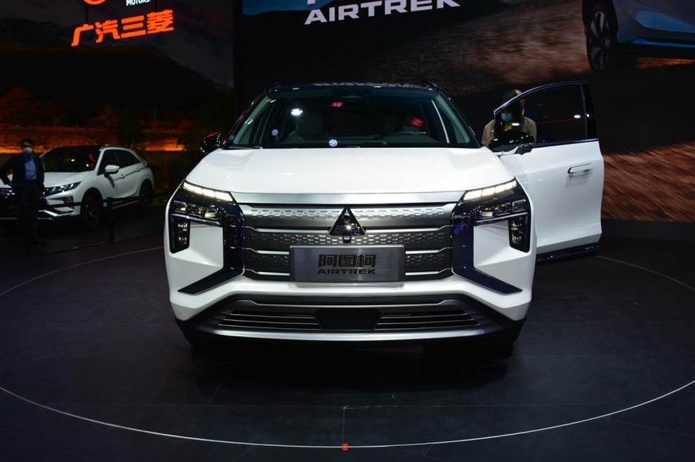Xe điện Mitsubishi Airtrek 2022: Thiết kế Nhật Bản, ruột Trung Quốc - 3