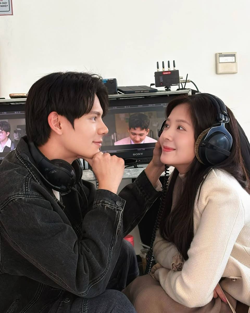 Những hình ảnh hậu trường vui nhộn của phim Cha tôi, người ở lại - 9 Những hình ảnh hậu trường vui nhộn của phim Cha tôi, người ở lại - 9