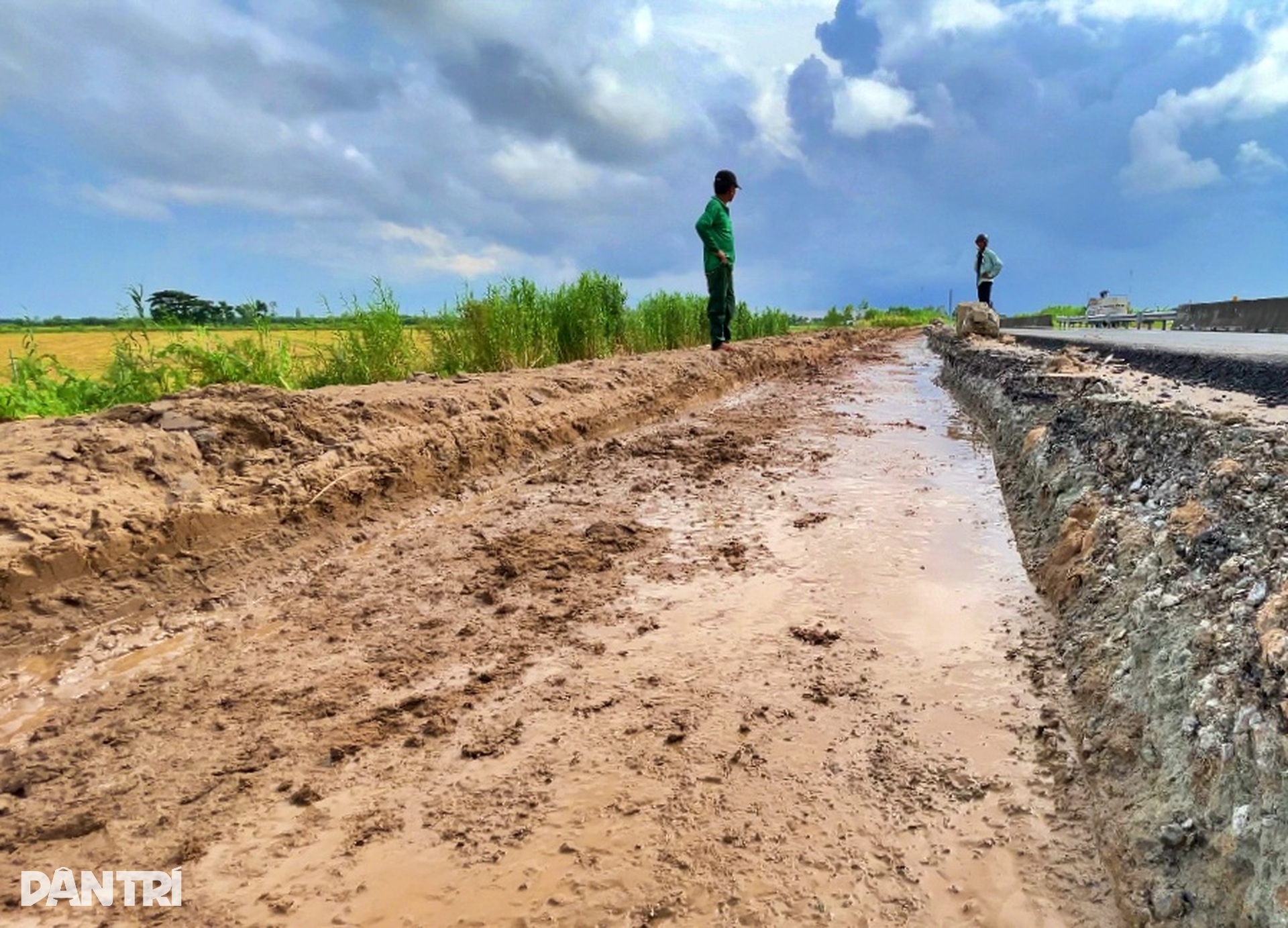 Hơn 50km đường nhan nhản ổ voi, ổ gà lột xác sau khi đầu tư 750 tỷ đồng - 4