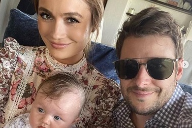 Người mẫu Playboy thon thả đáng ngưỡng mộ sau khi sinh con