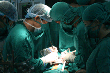 Trái tim của em bé đánh giày chờ chết đã... sống lại