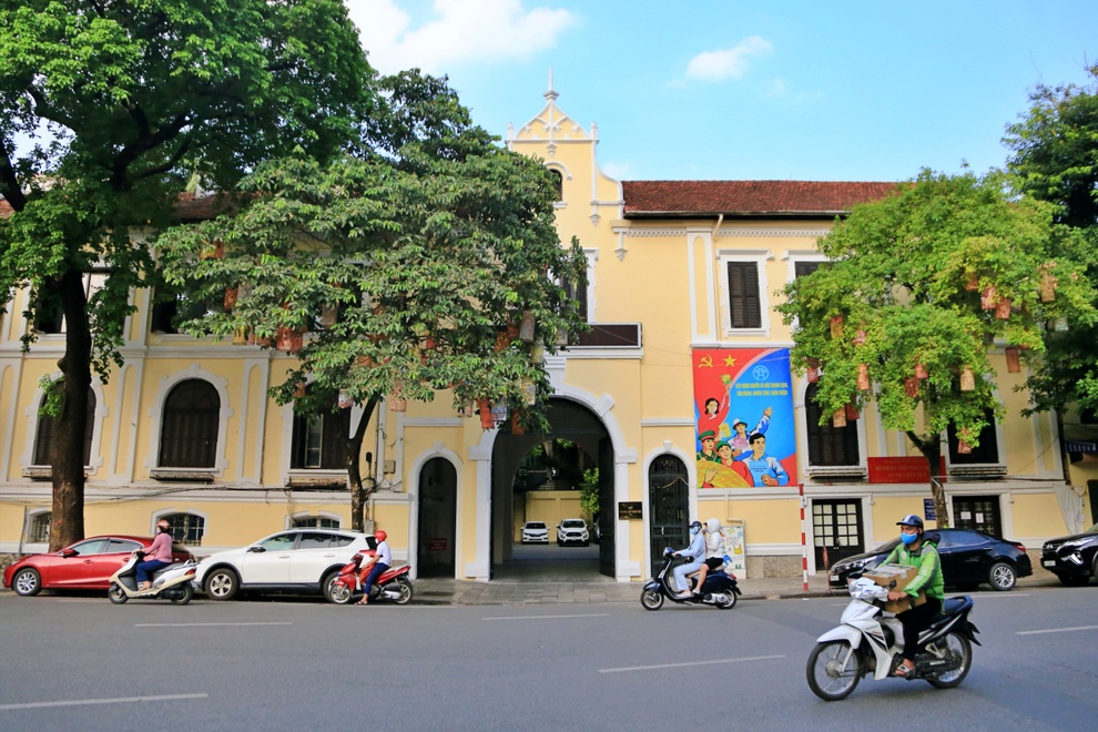 Hà Nội: Cán bộ, công chức chỉ đến trụ sở làm việc khi thực sự cần thiết - 1 Hà Nội: Cán bộ, công chức chỉ đến trụ sở làm việc khi thực sự cần thiết - 1